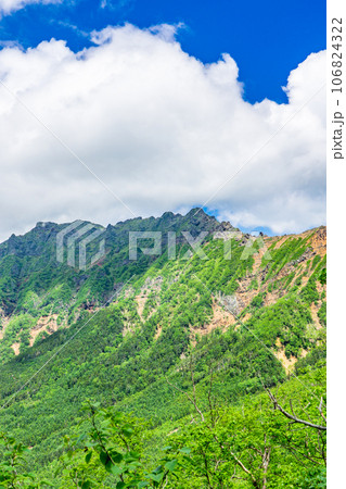 長野県の夏の八ヶ岳登山 横岳 長野県の夏の八ヶ岳登山 横岳 106824322