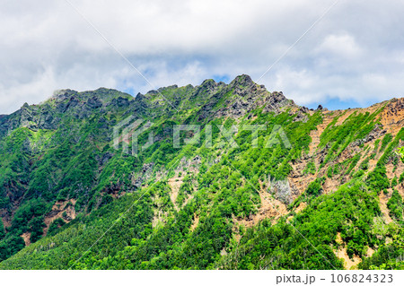 長野県の夏の八ヶ岳登山 横岳 長野県の夏の八ヶ岳登山 横岳 106824323