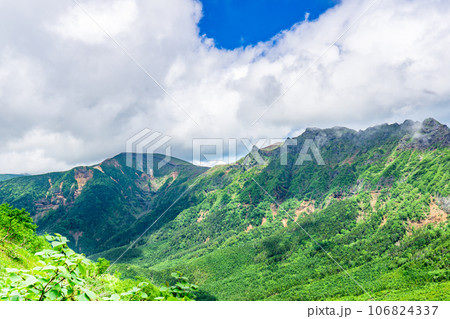 長野県の夏の八ヶ岳登山　硫黄岳と横岳 106824337