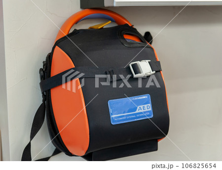 AED、非常用AEDリュックのイメージ、自動体外式除細動器 AED、非常用AEDリュックのイメージ、自動体外式除細動器 106825654