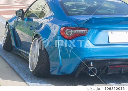 タイヤが斜めな改造車　八の字タイヤ  106830016