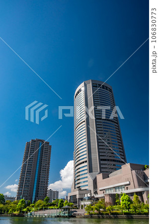 大川沿いに建つ超高層ビルOPAタワー 106830773