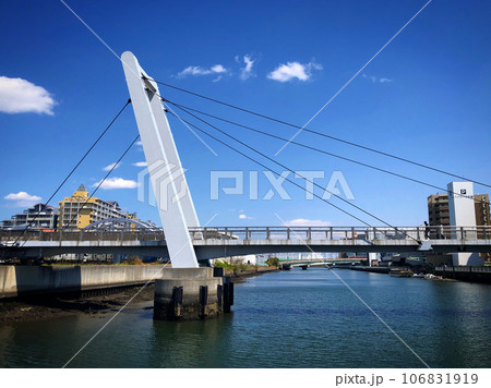 《東京都》運河に架かる橋 106831919