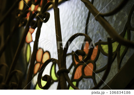 レトロなステンドグラス 106834186