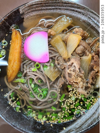肉入りそば 106835953
