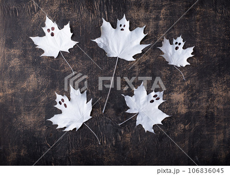 Halloween ghost from autumn leaves 106836045