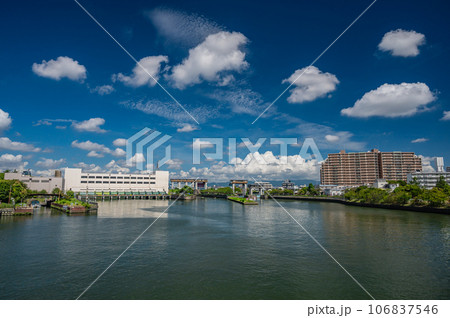 淀川と大川を分ける水門 毛馬閘門 大阪市 淀川と大川を分ける水門 毛馬閘門 大阪市 106837546