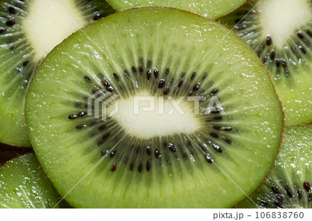 キウイ　断面 106838760