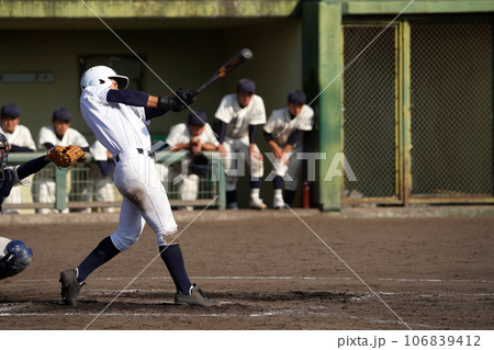 左打者の打撃（高校野球） 106839412