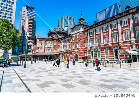 【東京都】爽やかな青空に恵まれた東京駅 【東京都】爽やかな青空に恵まれた東京駅 106840449