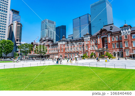 【東京都】爽やかな青空に恵まれた東京駅 106840460