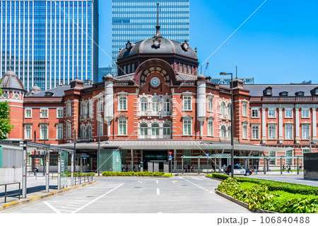 【東京都】爽やかな青空に恵まれた東京駅 106840488