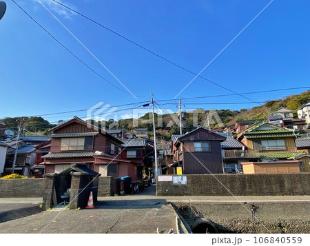 三重県鳥羽市 坂手島の町並み 三重県鳥羽市 坂手島の町並み 106840559