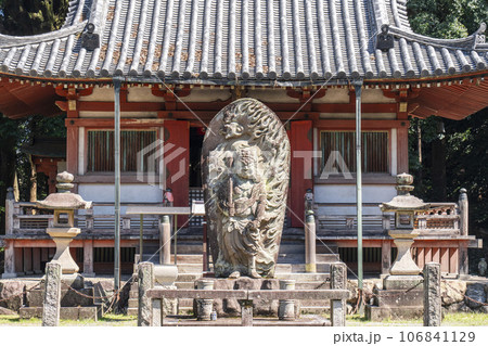 京都　醍醐寺　不動堂・護摩道場　夏の季節 106841129