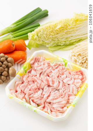 しゃぶしゃぶ用の野菜と豚肉 しゃぶしゃぶ用の野菜と豚肉 106841659
