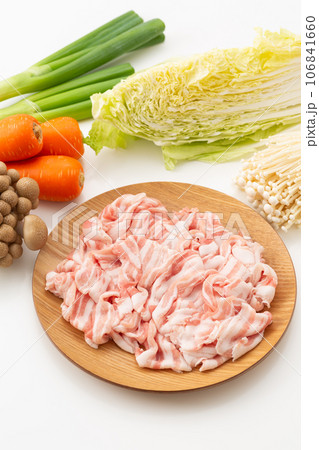 しゃぶしゃぶ用の野菜と豚肉 しゃぶしゃぶ用の野菜と豚肉 106841660