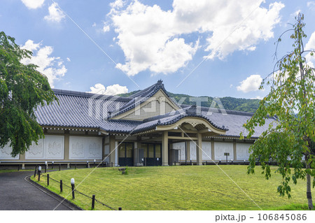 京都 醍醐寺 霊宝館玄関 夏の季節 京都 醍醐寺 霊宝館玄関 夏の季節 106845086