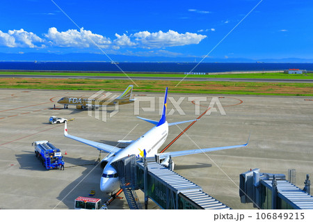 【兵庫県】晴天の神戸空港 106849215