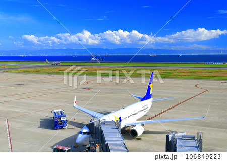 【兵庫県】晴天の神戸空港 106849223