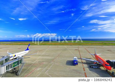 【兵庫県】晴天の神戸空港 【兵庫県】晴天の神戸空港 106849241