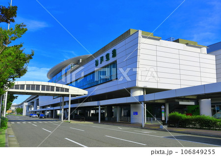 【兵庫県】晴天の神戸空港駅（ポートアイランド線） 106849255