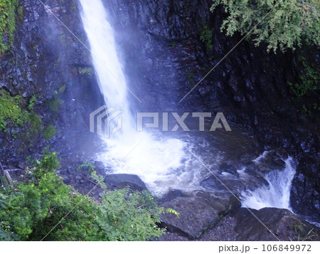 名水百選 洒水の滝（しゃすいのたき）【神奈川県足柄上郡山北町平山】2023年8月撮影 106849972