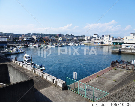 小田原漁港（早川漁港）(神奈川県小田原市)2023年7月撮影 106850306