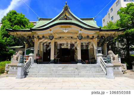 【大阪府】晴天の難波八阪神社（拝殿） 106850388