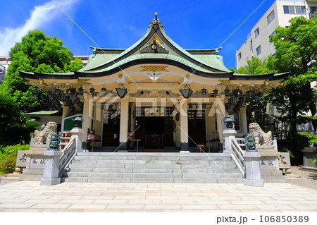 【大阪府】晴天の難波八阪神社(拝殿) 【大阪府】晴天の難波八阪神社(拝殿) 106850389