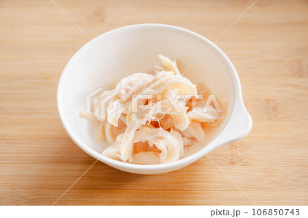 裂いた自家製サラダチキン 裂いた自家製サラダチキン 106850743