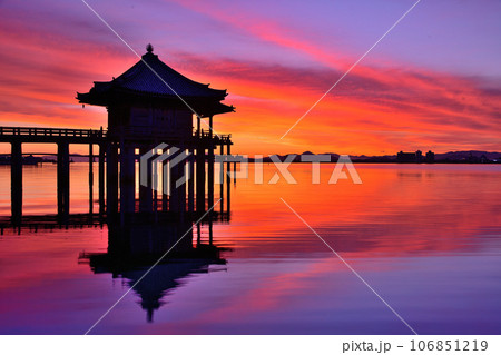 浮御堂の夜明け 106851219