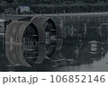 水面に映るペンション 106852146