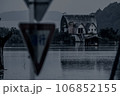 水没した2階建てのペンション 106852155