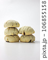 白い背景のメロンパン 白い背景のメロンパン 106855158