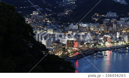 静岡県熱海市の通称「東洋のナポリ」と呼ばれる夕景、同市・熱海城付近で撮影 静岡県熱海市の通称「東洋のナポリ」と呼ばれる夕景、同市・熱海城付近で撮影 106856263