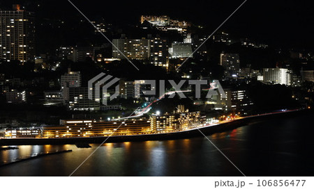 静岡県熱海市の通称「東洋のナポリ」と呼ばれる夜景、同市・熱海城付近で撮影 静岡県熱海市の通称「東洋のナポリ」と呼ばれる夜景、同市・熱海城付近で撮影 106856477