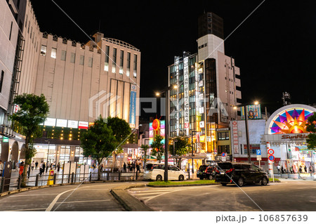 《東京都》蒲田駅前・夜の繁華街 《東京都》蒲田駅前・夜の繁華街 106857639