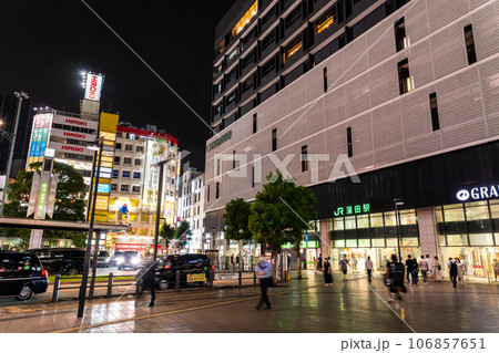 《東京都》蒲田駅前・夜の繁華街 《東京都》蒲田駅前・夜の繁華街 106857651