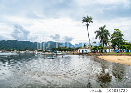 Port of Paraty, Brazil with colorful tourist and fishing boats in the bay between Rio de Janeiro and Sao Paulo. 106858729