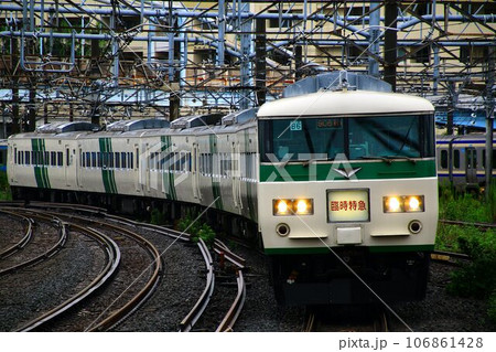 定期運行を終えても大活躍!! 国鉄形特急電車・185系 定期運行を終えても大活躍!! 国鉄形特急電車・185系 106861428