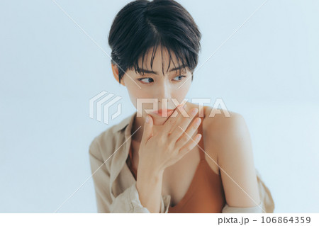 若い女性のライフスタイル 若い女性のライフスタイル 106864359