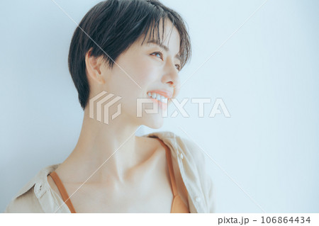 若い女性のライフスタイル 106864434