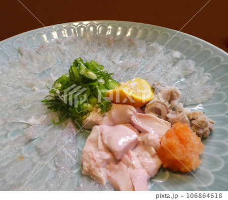 フグに匹敵する美味しさ、カワハギの活き造りの写真 フグに匹敵する美味しさ、カワハギの活き造りの写真 106864618