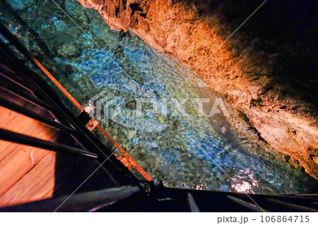 洞内の流れ 洞内の流れ 106864715