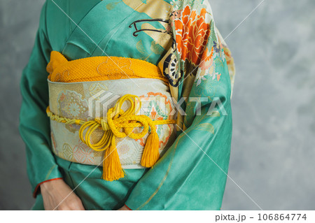 振袖の女性　　 106864774