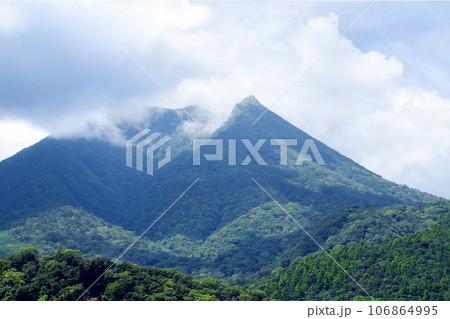 御池と高千穂峰 御池と高千穂峰 106864995