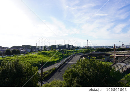 新横浜公園と横浜国際総合競技場を繋ぐU字橋 新横浜公園と横浜国際総合競技場を繋ぐU字橋 106865868