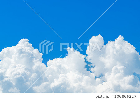 夏の青空と白い雲(夏空イメージ) 夏の青空と白い雲(夏空イメージ) 106866217