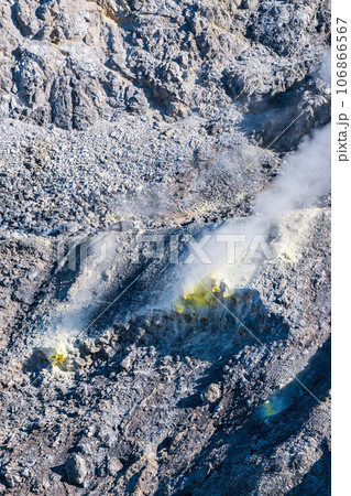 火山ガス(川原毛地獄にて) 火山ガス(川原毛地獄にて) 106866567