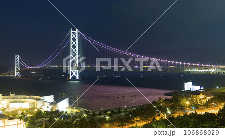 ライトアップされた明石海峡大橋 / Akashi Kaikyo Bridge, Japan 106868029